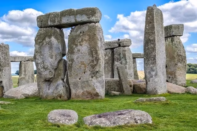 Theo các chuyên gia, phát hiện mới củng cố thêm lý thuyết cho rằng, gia súc đóng vai trò quan trọng trong việc vận chuyển những khối đá khổng lồ đi khắp nước Anh, thay đổi căn bản hiểu biết của chúng ta về khả năng kỹ thuật và tổ chức xã hội của người dân sống vào thời Đồ đá mới. Ảnh: ahriam12.