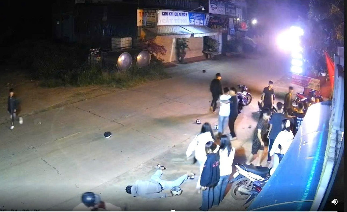 Hiện trường vụ hỗn chiến.