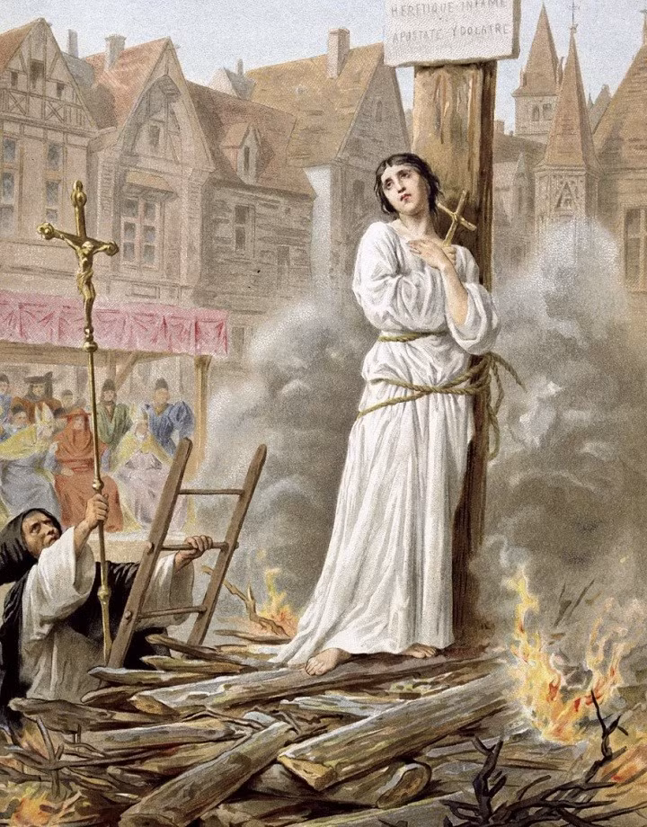 Suốt nhiều thế kỷ sau, câu chuyện về nữ tướng Jeanne được lưu truyền rộng rãi, được nhiều người yêu mến và ngưỡng mộ. Vào năm 1920, Tòa thánh Vatican xóa bỏ cáo buộc dị giáo và phong Thánh cho Jeanne. Ảnh: Jupiter Images.