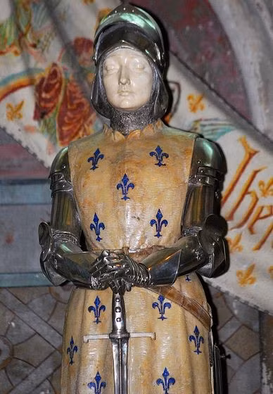 Dưới sự lãnh đạo của Jeanne, lực lượng Pháp đã giải phóng thành phố Orleans chỉ trong vòng 9 ngày. Kỳ tích của Jeanne đã giúp mở đường cho chuỗi chiến thắng liên tiếp sau đó. Những thắng lợi này được cho là giúp Thái tử Charles VII đăng quang lên ngôi vua vào tháng 7/1429. Ảnh: pinterest.