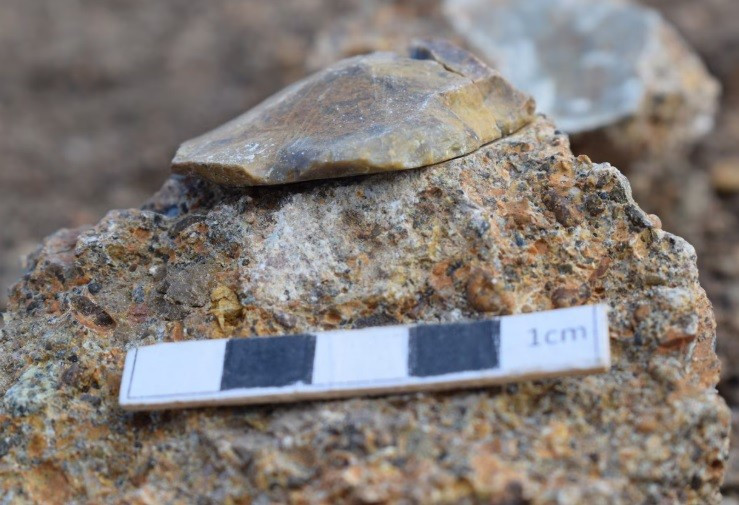 Do đó, việc tìm thấy những công cụ bằng đá mới đây cung cấp bằng chứng về các tuyến đường di cư vượt biển của người Homo erectus để đến đảo Sulawesi cách đây ít nhất hơn 1 triệu năm. Ảnh: Adam Brumm/Griffith University.