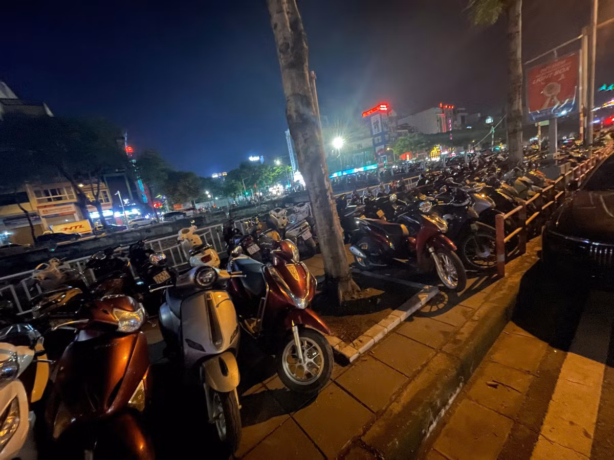 Trước đó, Sở Xây dựng Hà Nội đã yêu cầu các địa phương bố trí bãi đỗ xe và trông giữ miễn phí cho người dân tham dự các buổi sơ duyệt, tổng duyệt và lễ diễu binh, diễu hành.