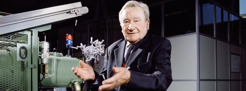 Vào ngày 27/1/2016, nhà sáng chế Fischer qua đời tại nhà riêng ở Waldachtal, Đức, hưởng thọ 97 tuổi. Ảnh: dpma.de.