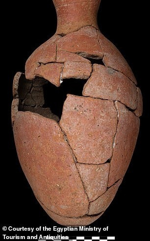 Các chuyên gia cho hay ngôi đền có niên đại khoảng 4.500 năm trước, thuộc thời trị vì của pharaoh Nyuserre - nhà vua thuộc triều đại thứ 5 và là người trị vì Ai Cập từ năm 2420 trước Công nguyên đến năm 2380 trước Công nguyên. Ảnh: Egyptian Ministry of Tourism and Antiquities.