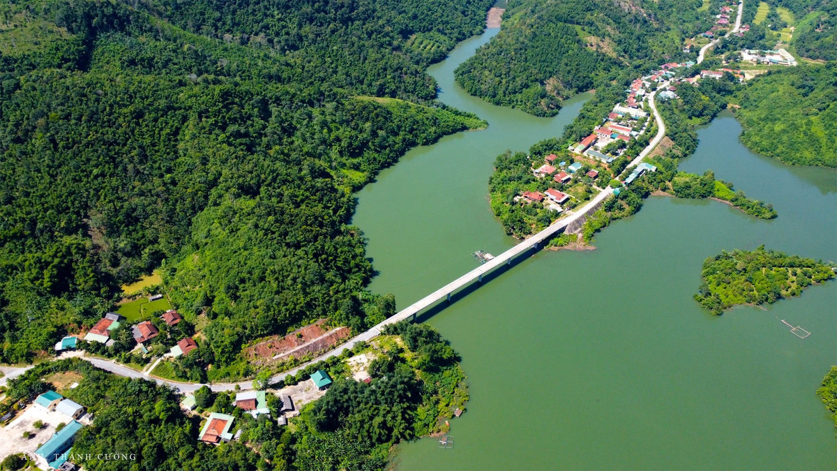 Khu vực bẫy ảnh ghi nhận được beo lửa là trong vùng rừng tự nhiên Đồng Văn, Thông Thụ. Hiện các chuyên gia chưa thể xác định số lượng cá thể beo lửa chính xác tại Khu Bảo tồn thiên nhiên Pù Hoạt. Ảnh: baonghean.vn.