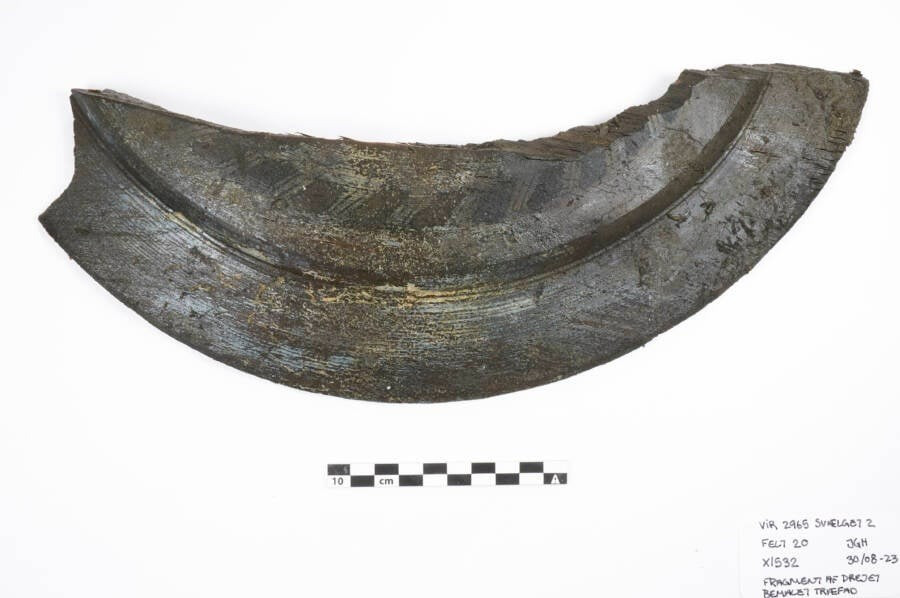 "Siêu tàu" Svaelget 2 nằm ở độ sâu khoảng 10m so với mặt biển. Cát đã che chắn một số phần của con tàu nên được bảo quản khá tốt. Nhờ đó, việc nghiên cứu, giải mã những bí ẩn về con tàu này gặp nhiều thuận lợi. Ảnh: Viking Ship Museum.