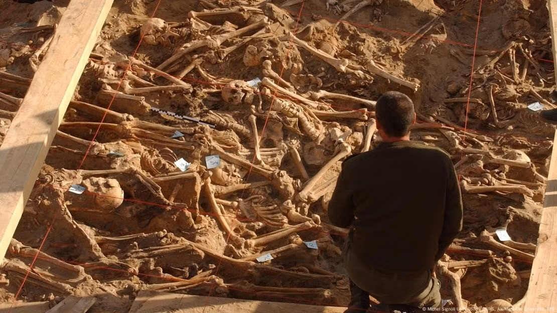 Trong chiến dịch rút lui khỏi Nga vào mùa Đông năm 1812, khoảng 60% trong tổng số 500.000 binh sĩ của hoàng đế Napoleon đã chết vì đói, rét và dịch bệnh trên đường rút lui. Ảnh: Michel Signoli UMR 6578 - CNRS, Aix-Marseille Université, EFS.