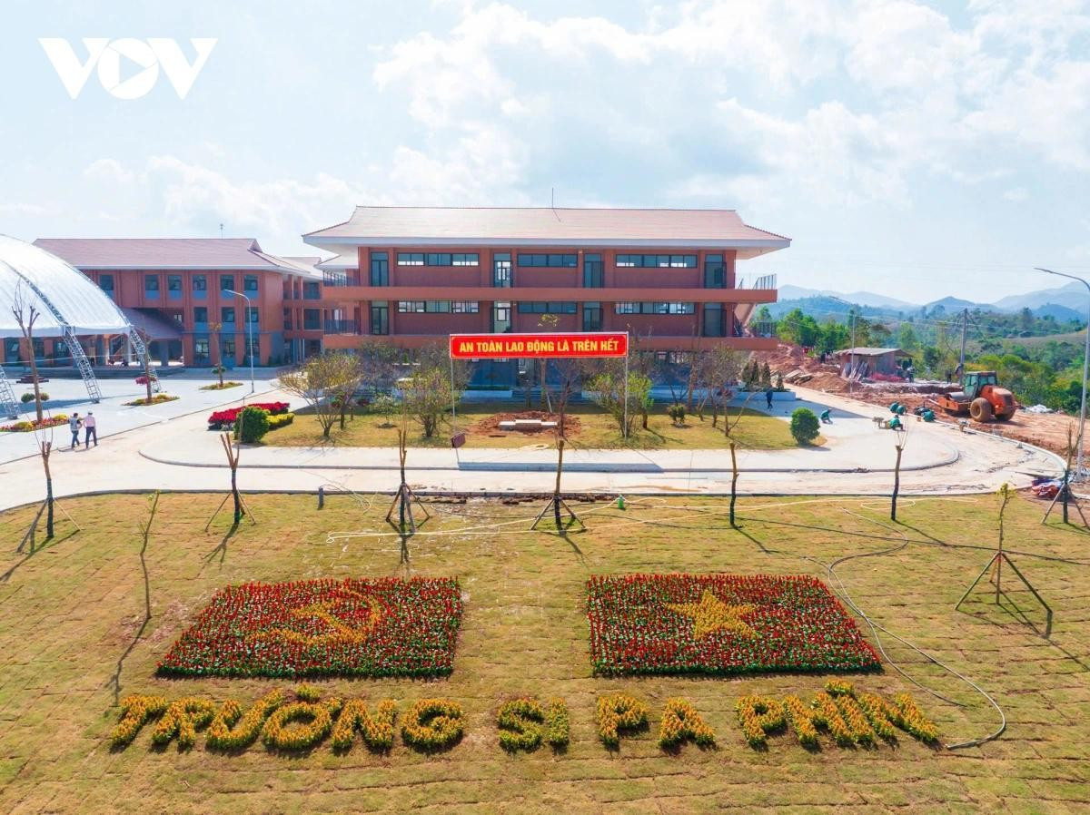 Từ điểm khởi đầu này, chủ trương xây dựng 248 trường phổ thông nội trú liên cấp tại 248 xã biên giới đang dần hiện thực hóa, mở ra kỳ vọng về một thế hệ học sinh vùng biên được học tập đầy đủ, vững vàng tri thức, sẵn sàng trở thành chủ nhân tương lai nơi phên dậu Tổ quốc.