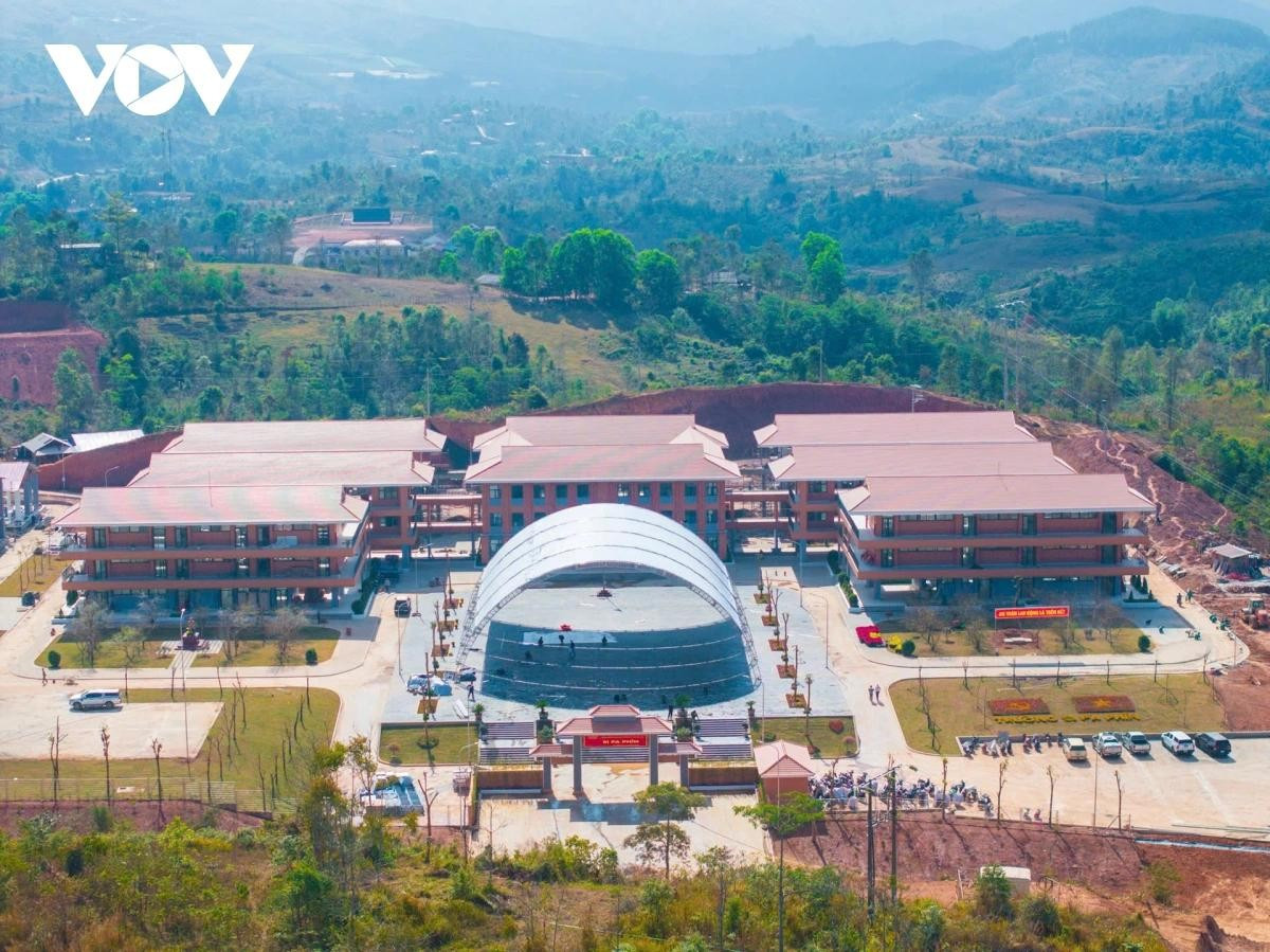 Là ngôi trường liên cấp nội trú đầu tiên của cả nước được khởi công và hoàn thành, Trường Phổ thông nội trú liên cấp Tiểu học và THCS Si Pa Phìn không chỉ mang ý nghĩa riêng với Điện Biên.