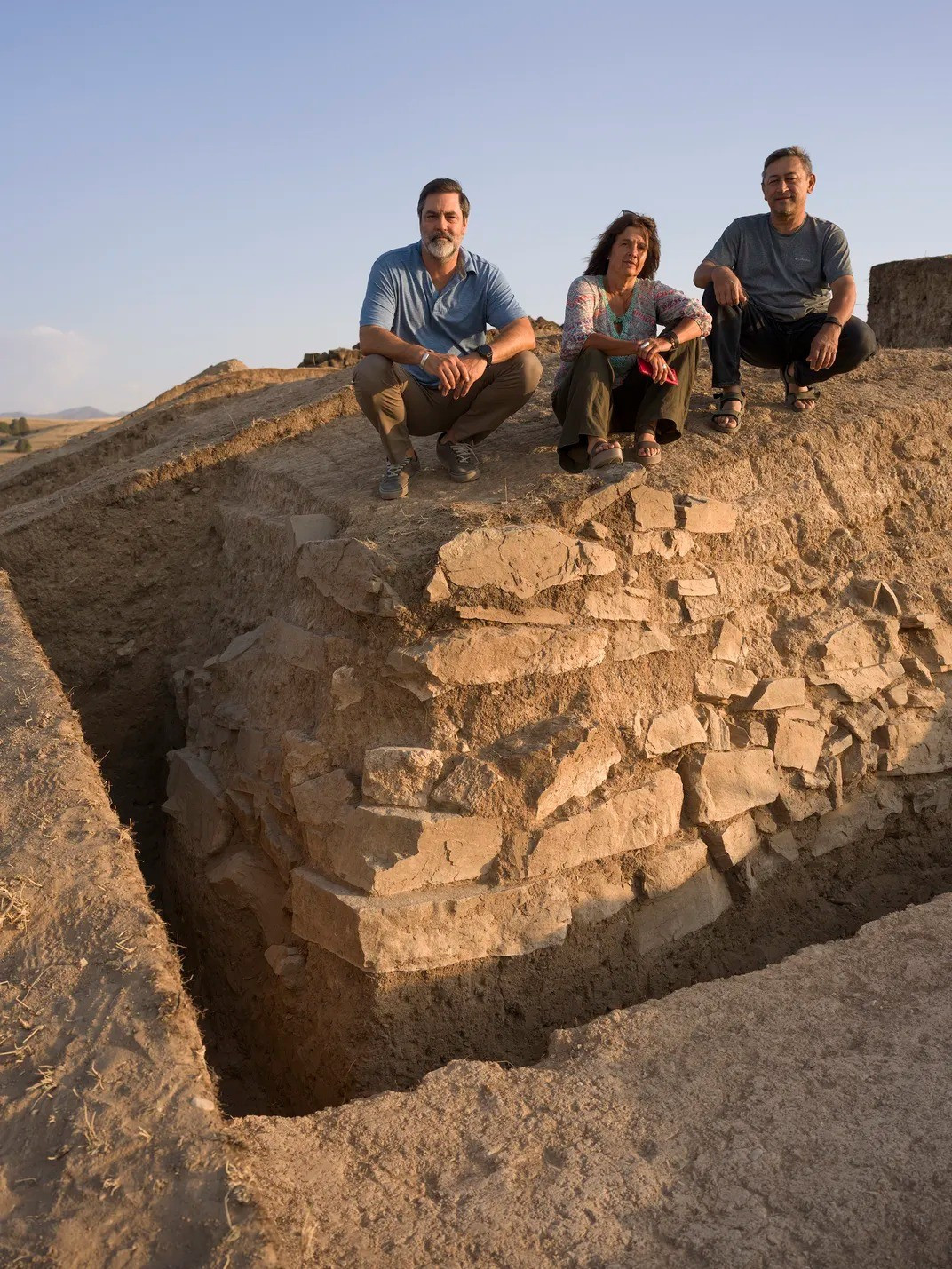 Tại di chỉ này, các nhà khảo cổ đã phát hiện bằng chứng về những xưởng sắt từng rất thịnh vượng, cũng như các hiện vật như đồ trang sức, đồ gốm và hạt cườm. Ảnh: Simon Norfolk.
