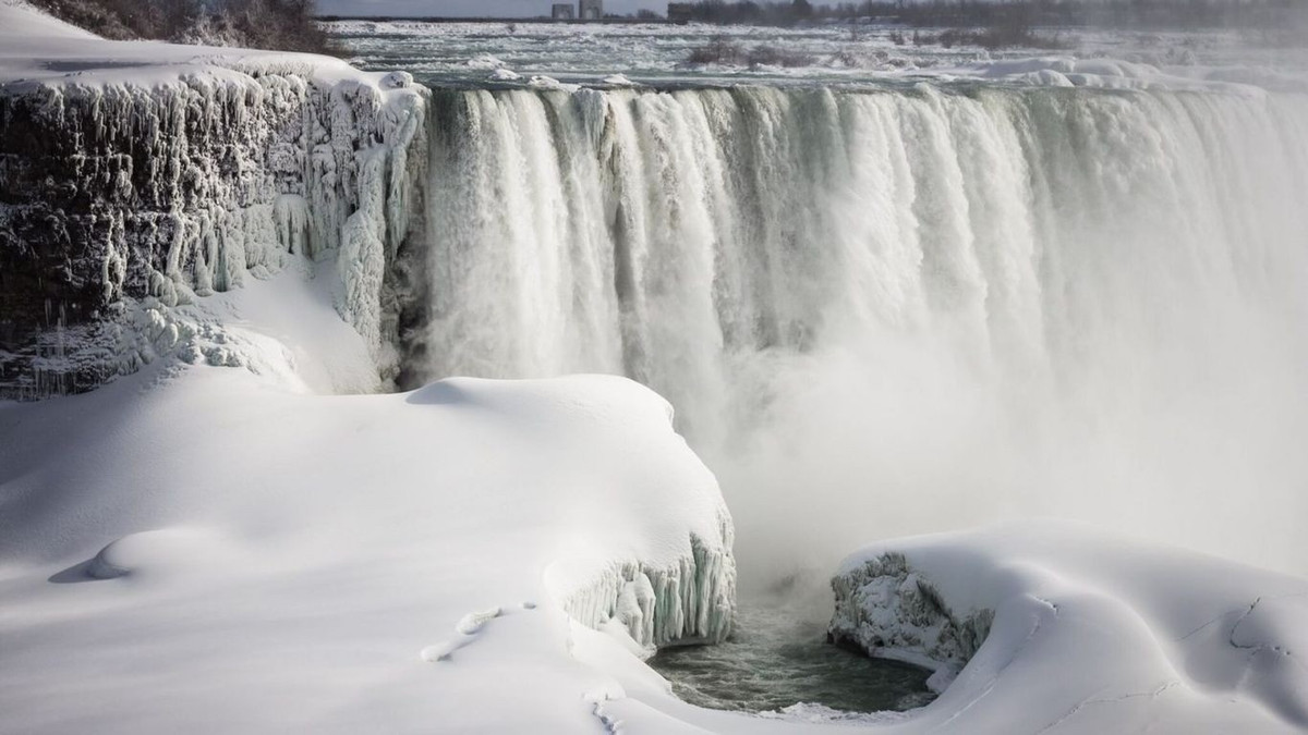Niagara là thác nước lớn nhất khu vực Bắc Mỹ, trải dài qua biên giới Mỹ và Canada. Ảnh: prestigeonline.com.