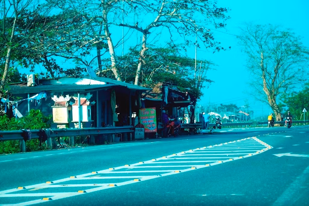 Khu đất hộ lấn chiếm, sử dụng trái phép nhiều năm vẫn chưa được giải phóng mặt bằng.