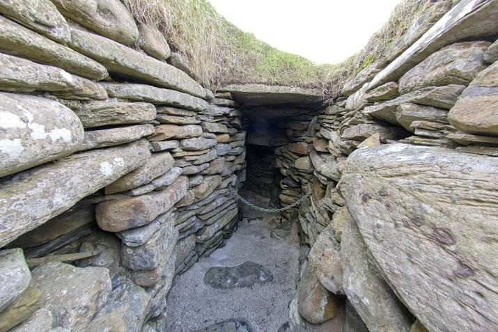 Một trong những khám phá quan trọng nhất tại quần đảo Orkney là việc tìm thấy tàn tích Skara Brae với các cấu trúc cổ xưa được mệnh danh là "Pompeii của Scotland". Ảnh: NorthLink Ferries.