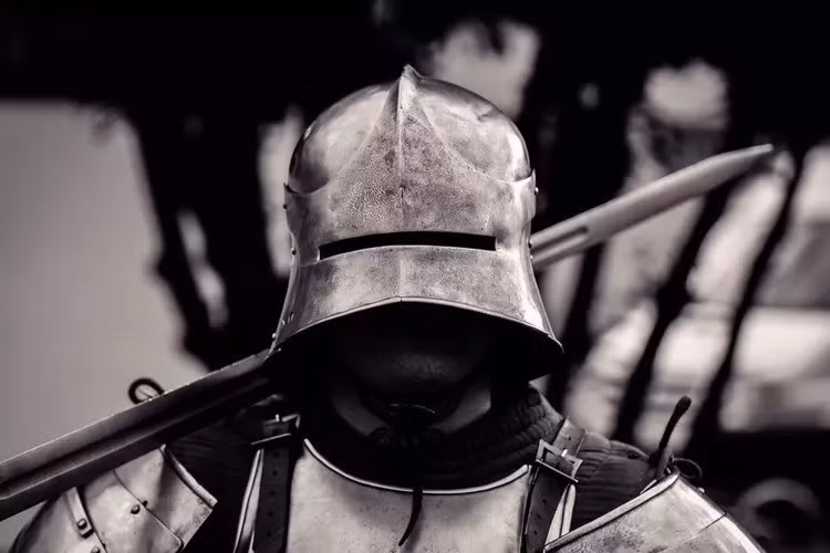 Khi khai quật nghĩa trang Zorita de los Canes từ năm 2014 - 2019, các nhà khảo cổ đã phát hiện ra hàng chục bộ hài cốt, bao gồm một bộ xương của phụ nữ, với những vết thương gợi ý về các vụ bạo lực và vết thương chiến tranh. Ảnh: Dinko Cepak/EyeEm/Getty Images.