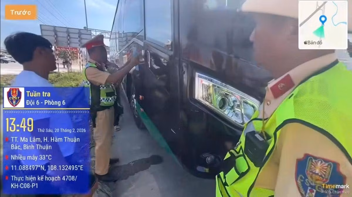 Lực lượng Cảnh sát giao thông đang tiến hành kiểm tra. Ảnh: CSGT