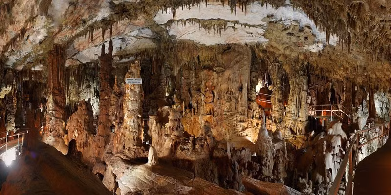 Nghiên cứu năm 2019 của các chuyên gia xác định hộp sọ Kabwe, thường được cho là của H. heidelbergensis, có niên đại 299.000 năm. Do đó, các chuyên gia có kế hoạch nghiên cứu kỹ hơn về 2 hộp sọ trên để có thể giải mã những bí ẩn về quá trình tiến hóa của loài người. Ảnh: northern-greece.com.