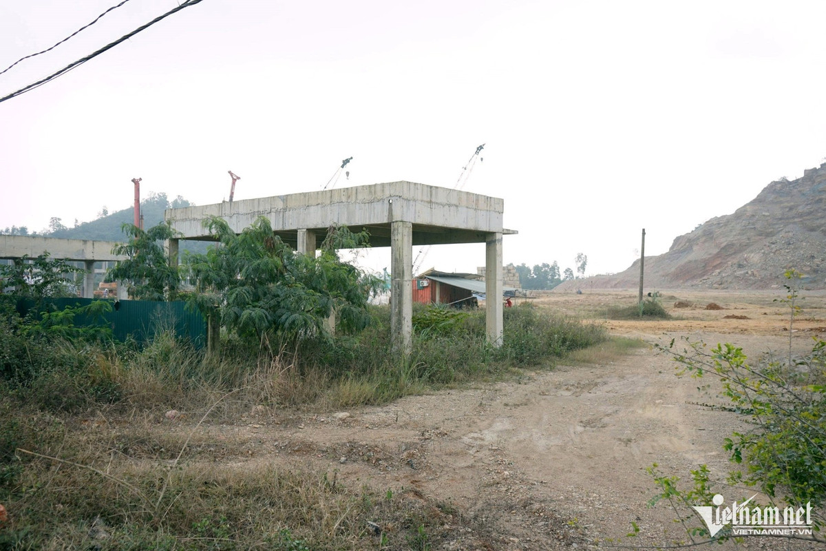 Nhà máy xử lý rác thải nhiều lần chậm tiến độ phải gia hạn. Ảnh: Lê Dương