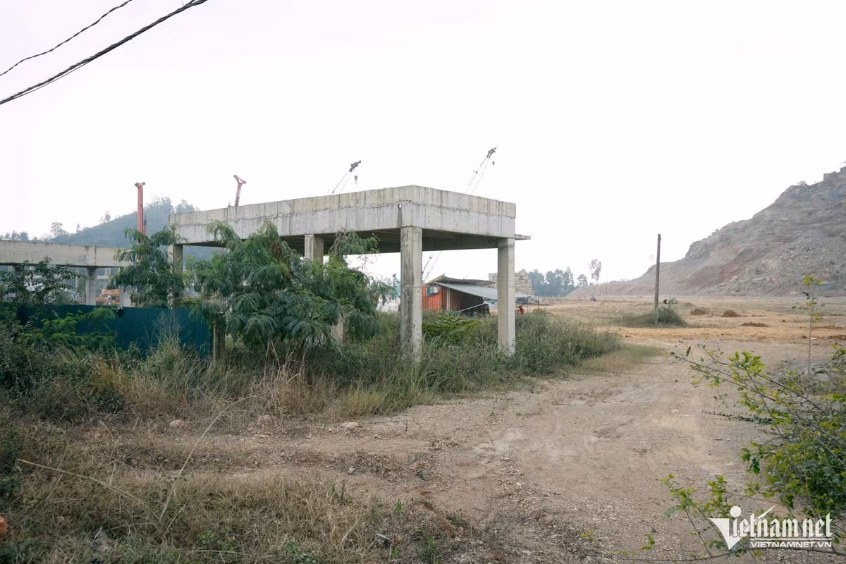 Nhà máy xử lý rác thải nhiều lần chậm tiến độ phải gia hạn. Ảnh: Lê Dương