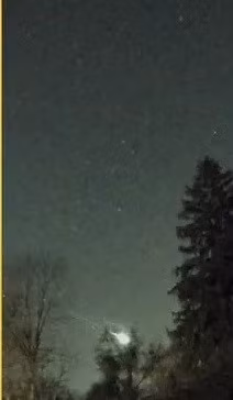 Theo Hiệp hội Khí tượng Mỹ (AMS), quả cầu lửa trên được nhiều người dân ở các bang Michigan, Wisconsin, Indiana, thậm chí ở nơi cách xa tới 550 km như thành phố Lancaster, bang Ohio, nhìn thấy. Ảnh: Skippy the Magnificent Destroyer of Worlds Romancer of Women/© Bam B/© Jeremy Downard.