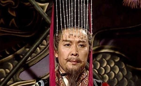 Năm 219, Lưu Bị đánh bại Tào Tháo tại núi Định Quân, chiếm Hán Trung, và lên ngôi Hán Trung Vương. (Ảnh: Sohu)