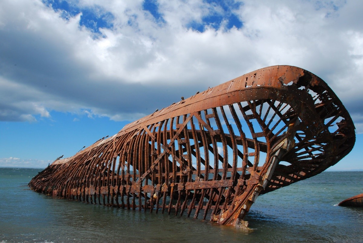 Theo các nhà khoa học, chuyển động thẳng đứng của không khí là một trong những nguyên nhân khiến nhiều sa mạc trên Trái đất nằm giáp với đại dương. Ảnh: tcsworldtravel.com.