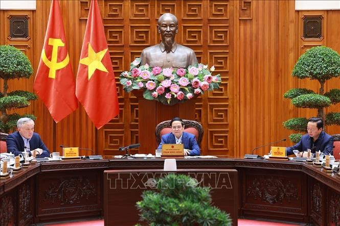 Thủ tướng Phạm Minh Chính chủ trì họp về Đề án phòng, chống sụt lún, sạt lở, ngập úng, hạn hán, xâm nhập mặn vùng đồng bằng sông Cửu Long đến năm 2035, tầm nhìn đến năm 2050. Ảnh: Dương Giang/TTXVN
