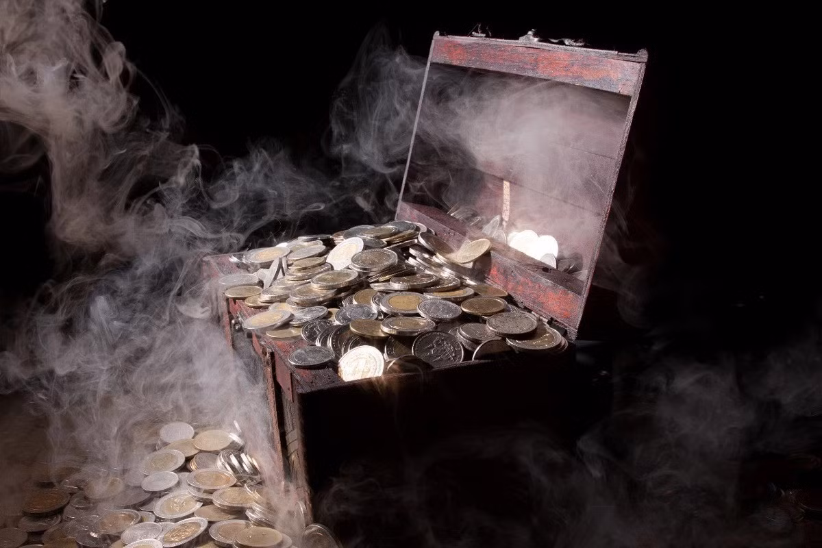 Tương truyền, tàu chiến Tây Ban Nha mà nhóm của hải tặc Levasseur tấn công chở rất nhiều vàng bạc, đá quý, kim cương thô... Ảnh: historicmysteries.com.