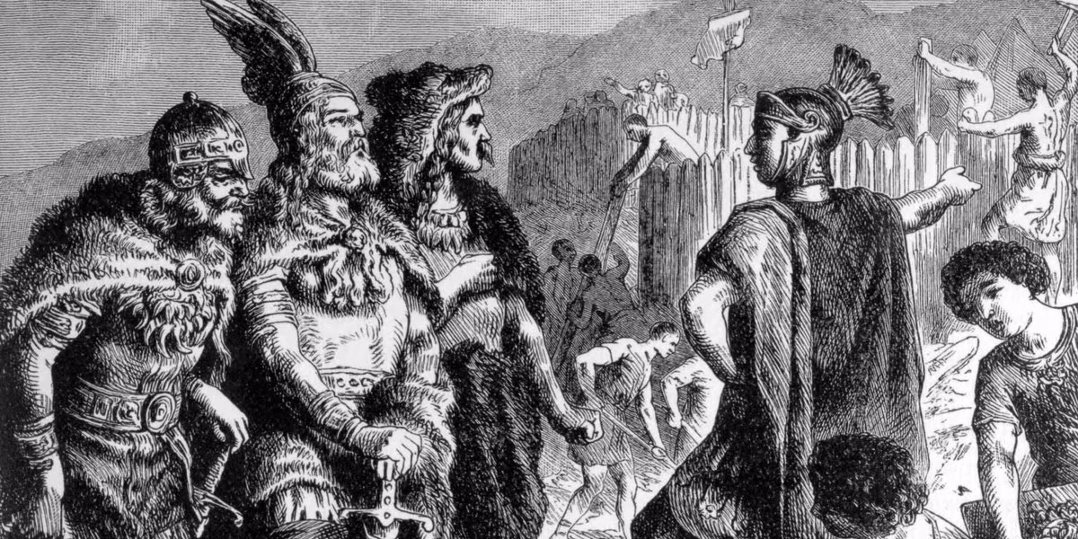 Hai chiếc trâm mới tìm thấy hiện nằm trong bộ sưu tập của Bảo tàng Khảo cổ học Quốc gia ở Madrid. Chúng được làm từ đồng mạ vàng và cao khoảng 11,8 cm. Ảnh: Bob Thomas/Popperfoto/Getty Images.