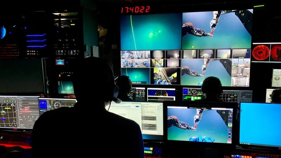 "Theo lẽ thường, tàu USS New Orleans đáng lẽ đã phải chìm. Thế nhưng, nhờ những nỗ lực anh dũng của thủy thủ đoàn trong việc kiểm soát thiệt hại do trúng ngư lôi, USS New Orleans đã trở thành một trong những tàu tuần dương Mỹ bị hư hại nặng nề nhất trong Thế chiến 2 vẫn sống sót", Chuẩn Đô đốc đã nghỉ hưu Samuel Cox cho hay. Ảnh: Ocean Exploration Trust.