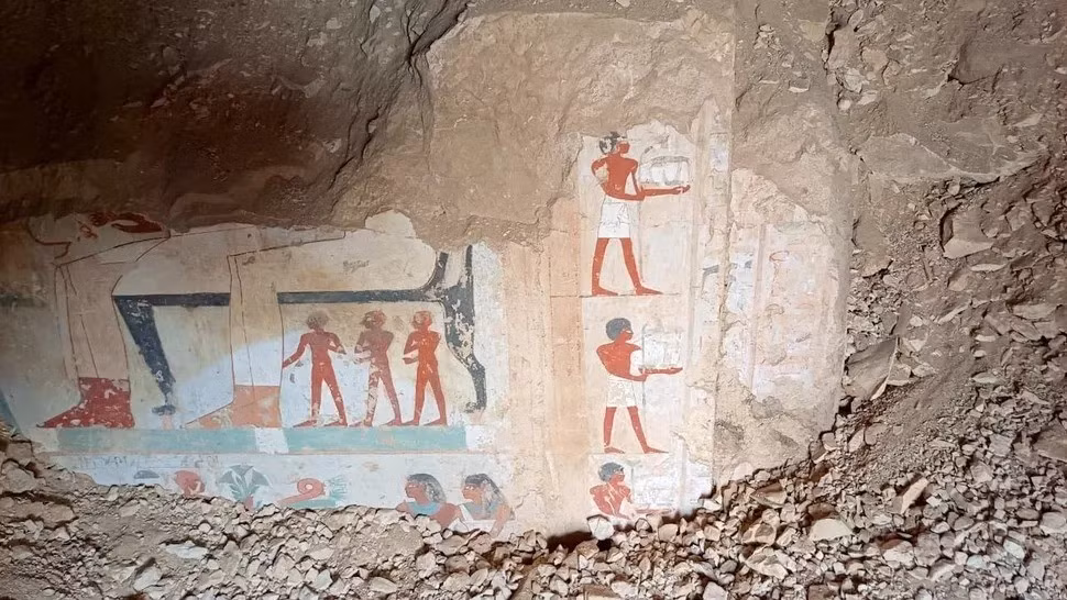 Các nhà khảo cổ học ở Ai Cập đã phát hiện 3 ngôi mộ thời Tân Vương quốc được tìm thấy trong một nghĩa trang được gọi là Dra Abu el-Naga, gần Luxor ngày nay (Thebes cổ đại). Theo họ, những mộ cổ này có niên đại hơn 3.000 năm tuổi. Ảnh: Courtesy of the Egyptian Ministry of Tourism and Antiquities.