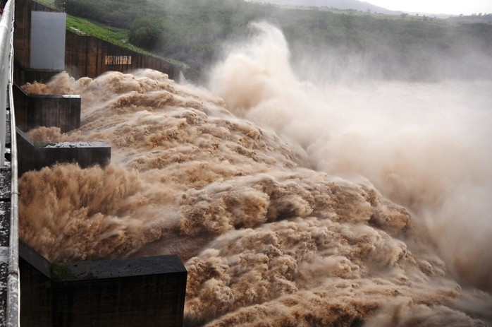 Thủy điện Sông Ba Hạ xả lũ lịch sử vào chiều 19-11