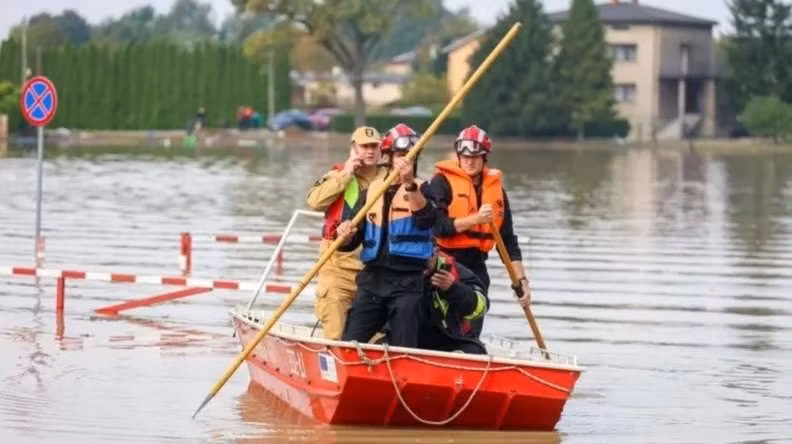 Trong năm 2024, châu Âu cũng chịu ảnh hưởng lớn của biến đổi khí hậu. Bão Boris càn quét khu vực Trung Âu và lũ lụt tại Tây Ban Nha, Đức đã gây thiệt hại tổng cộng 13,87 tỷ USD. Ảnh: radar.am.