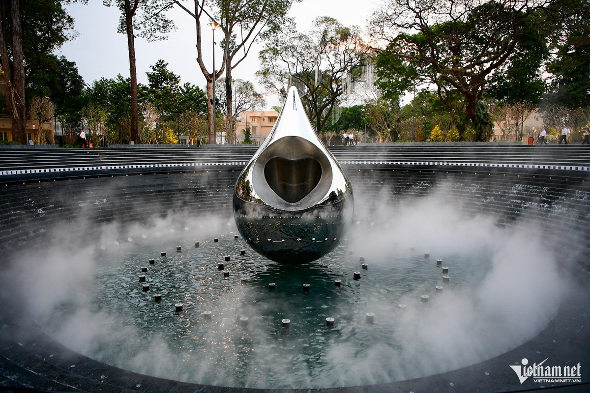 Công viên số 1 Lý Thái Tổ, theo ông, mang ba thông điệp. Sự hồi sinh: Vì sự sống luôn tìm được cách nảy mầm, kể cả trên nền đất của đau thương. Lòng nhân nghĩa và tình đoàn kết: Vì chính tình người đã cứu chúng ta trong những thời khắc tưởng chừng như không còn hy vọng nào. Hướng tới tương lai: Để thế hệ sau hiểu rằng Thành phố này còn được xây dựng không chỉ bằng bê tông, mà bằng sự sẻ chia.