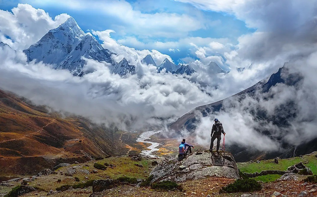 Thế nhưng, nghiên cứu mới công bố trên tạp chí Tectonics đã bác bỏ giả thuyết trên. Theo các chuyên gia, kết quả kiểm chứng bằng các công cụ hiện đại hơn cho thấy lớp vỏ Trái Đất sẽ tan chảy ở độ sâu khoảng 40 km do nhiệt độ khắc nghiệt. Ảnh: worldatlas.