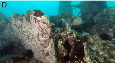 Khi được xây dựng, công trình này nằm trên bờ biển đảo Sein - nơi tìm thấy những tàn tích, dọc theo mũi phía tây của Brittany - giữa mực nước thủy triều thấp và cao. Do hòn đảo đã thu hẹp lại sau nhiều thế kỷ nên những tàn tích cổ xưa trên hiện nằm ở độ sâu khoảng 9m bên dưới mặt nước. Ảnh: SAMM.