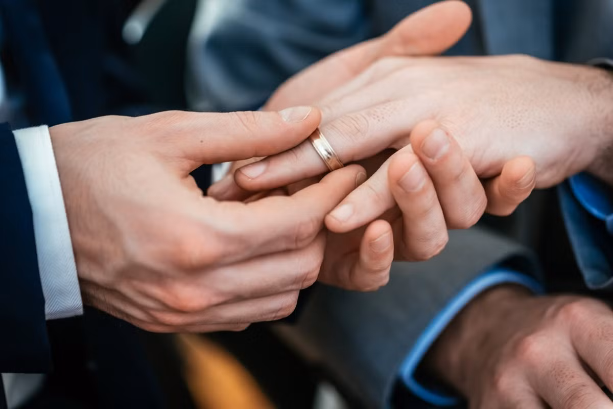 Hầu hết người dân ở Mỹ đã dự đoán rằng, vào 27 năm tới, quốc gia này sẽ có một Tổng thống da màu, hôn nhân đồng giới sẽ được hợp pháp hóa và phổ biến, một "căn bệnh mới gây chết người" sẽ xuất hiện. Ảnh: Getty Images.