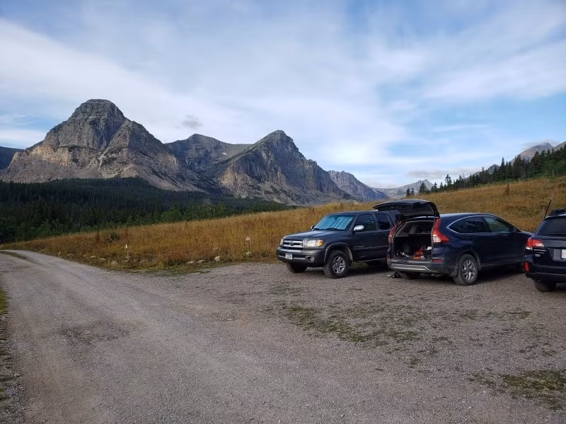 Đỉnh Triple Divide nằm trên Đường phân chia lục địa Bắc Mỹ, một đường thẳng tưởng tượng chạy qua dãy núi Rocky và phân tách những hệ thống sông chính chảy vào Thái Bình Dương, Đại Tây Dương và Bắc Băng Dương. Ảnh: peaksandstreams.com.