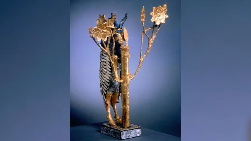 Các chuyên gia đã tìm thấy một bức tượng vàng 4.500 tuổi trong một ngôi mộ tập thể thuộc nghĩa trang Hoàng gia tại Ur (nay là Tell el-Muqayyar, Iraq) cách đây 1 thế kỷ. Ảnh: Getty Images.