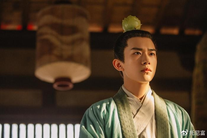 Cuối cùng, Lý Bí ngủ một giấc ngắn bên cạnh Đường Túc Tông rồi lại biến mất như một cơn gió, trở về núi rừng. (Ảnh: Sohu)