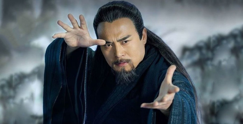 Nhậm Ngã Hành là giáo chủ của Nhật Nguyệt thần giáo.