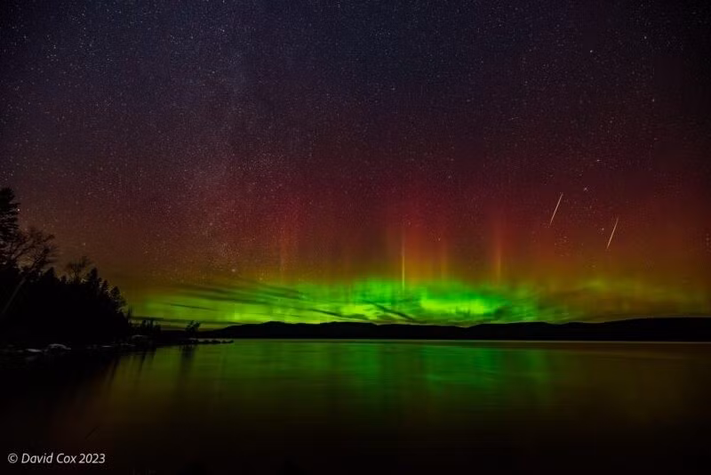 Khi ấy, mọi người có thể chiêm ngưỡng cảnh tượng ngoạn mục với hơn 100 vệt sao băng lao qua bầu trời mỗi giờ. Ảnh: EarthSky Community Photos.