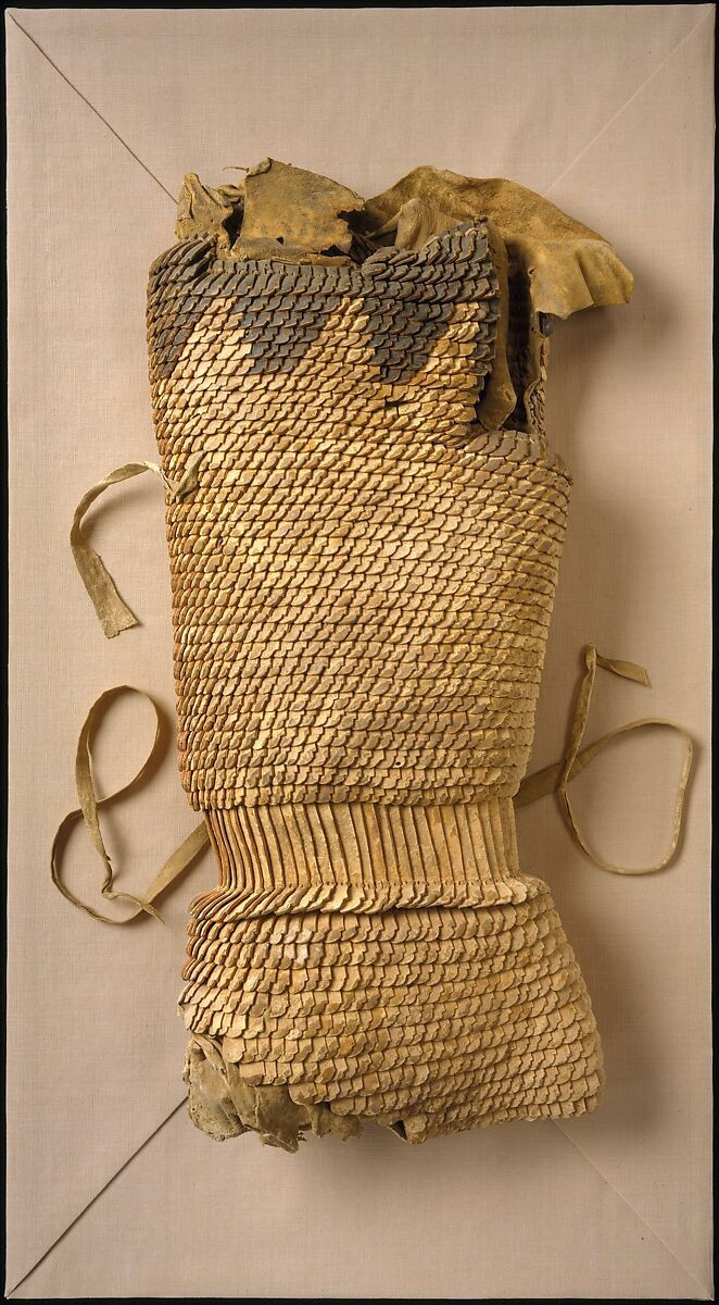 Áo giáp kiểu vảy cá bao gồm hàng trăm vảy kim loại được khâu vào lớp da hoặc lớp vải lót. Các vảy kim loại được khâu chồng lên nhau giống như ở loài cá và bò sát. Ảnh: Public Domain.