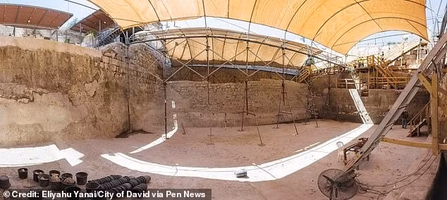 Giám đốc cuộc khai quật Itamar Berko thuộc Cơ quan Cổ vật Israel (IAA) cho biết phát hiện này cung cấp mối liên hệ "hữu hình" với địa điểm được mô tả trong Kinh thánh.