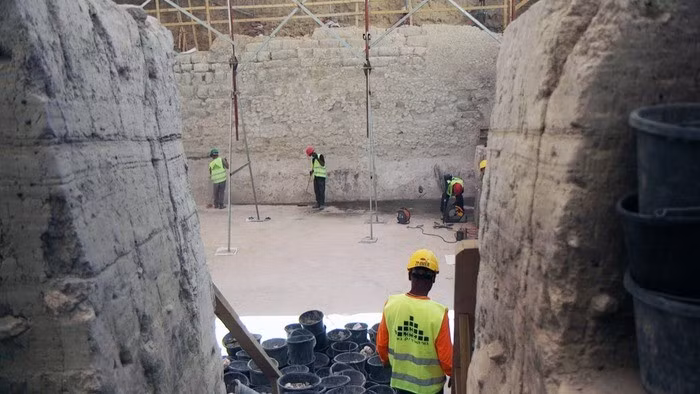 Không chỉ có chiều cao khủng, bức tường của con đập còn rộng hơn 8m, dài ít nhất 21m. Nếu không có cấu trúc này thì sẽ không có hồ Siloam.