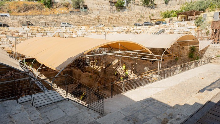 "Đây là điểm thấp nhất ở Jerusalem thời cổ đại. Tất cả nước, bao gồm cả nước mưa đều chảy vào lưu vực thoát nước lớn trung tâm của thành phố. Nếu không có con đập này, nước chảy trong kênh này sẽ chảy thẳng vào Thung lũng Kidron ra Biển Chết", đồng giám đốc Nahshon Szanton chia sẻ.