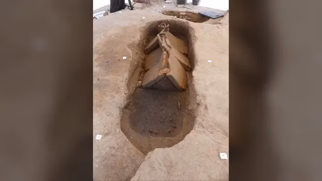 Khi tiến hành cuộc khai quật ở vùng Riviera của Pháp, các nhà khảo cổ đã phát hiện một nghĩa trang khổng lồ của người La Mã. Khám phá này hé lộ quy trình từng được người La Mã sử ​​dụng để hỏa táng người chết và tưởng nhớ họ ở thế giới bên kia. Ảnh: Sylvie Duchesne / Inrap.