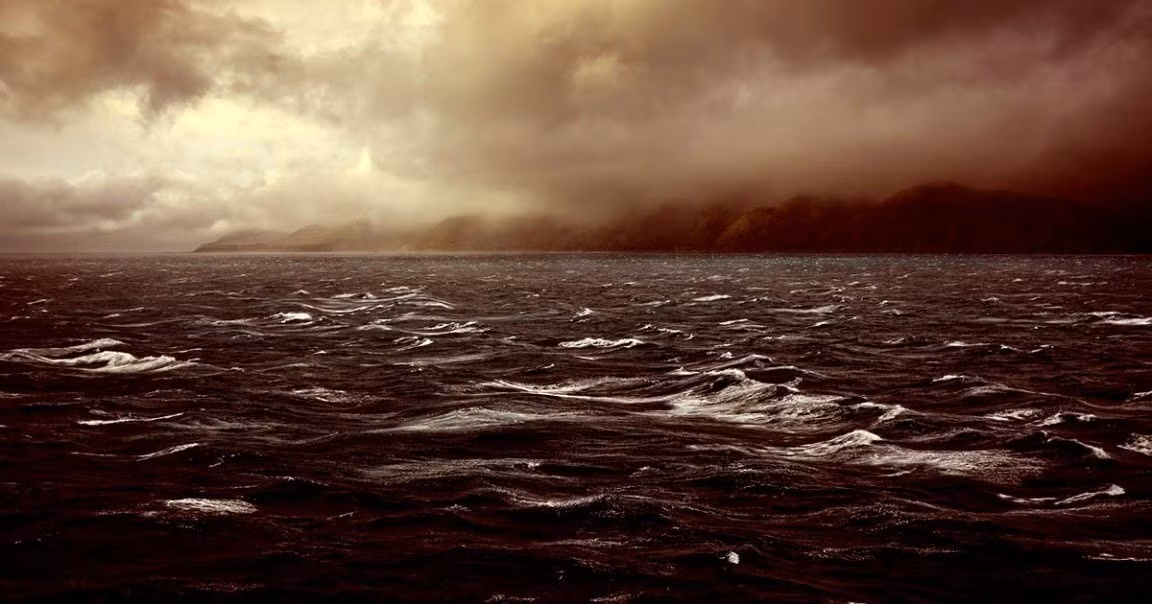 Theo nhóm nghiên cứu, 2.000m trên cùng các đại dương trên thế giới đã hấp thụ lượng nhiệt trong năm 2025 đã tăng khoảng 23 zettajoules so với năm 2024 - tương đương với khoảng 37 lần năng lượng toàn cầu tiêu thụ vào năm 2023. Ảnh: Getty Images/Futurism.