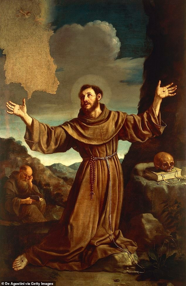 Theo các văn bản cổ, nghi lễ này bắt nguồn từ cuộc tử đạo của Thánh Polycarp, người đã bị thiêu sống và bị đâm vì từ chối thờ phụng Hoàng đế La Mã vào gần 1.870 năm trước. Ảnh: De Agostini via Getty Images.