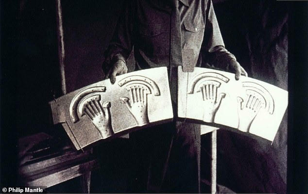 Hàng triệu người sau khi xem xong video trên đã tin rằng, UFO và người ngoài hành tinh có thật. Ảnh: Phillip Mantle.