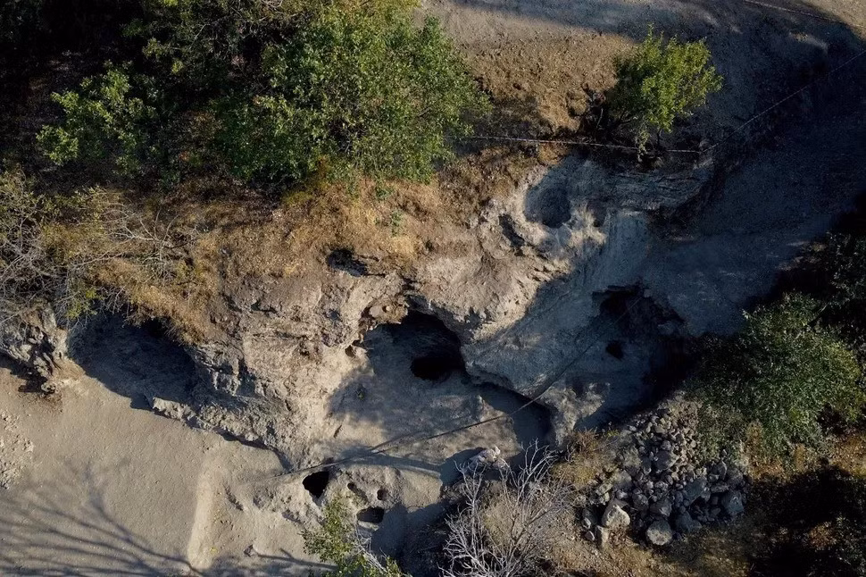 Theo các nhà nghiên cứu, ngôi đền được xây dựng bởi người Phrygia. Vương quốc Phrygia đã tồn tại trong khu vực này từ khoảng năm 1200 trước Công nguyên đến năm 650 trước Công nguyên. Ảnh: Bilge Yılmaz Kolancı.